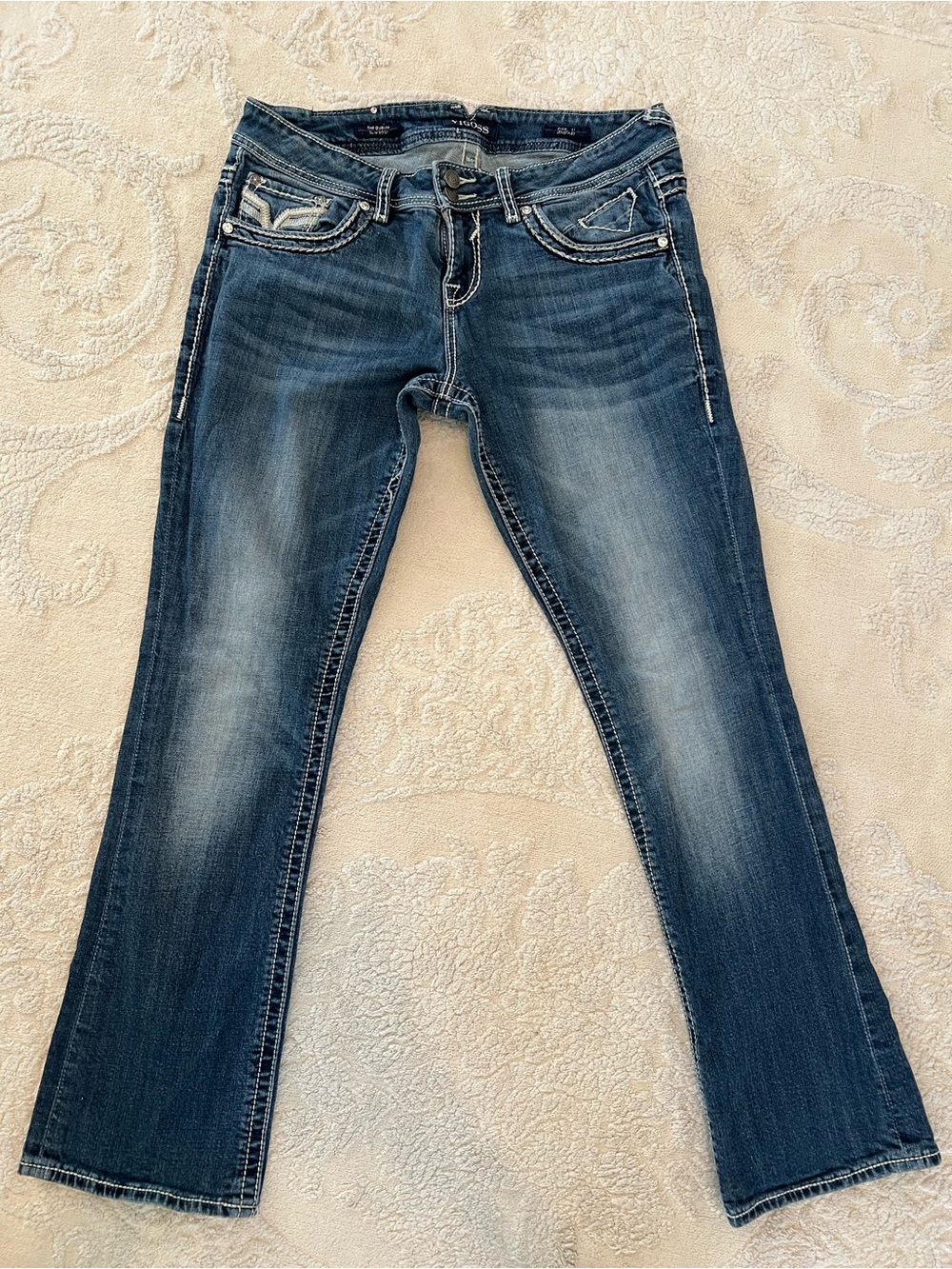 Buckle Vigoss Mid/Dark Blue Boot Cut Jeans! Diamonds on pockets! Look AMAZING on